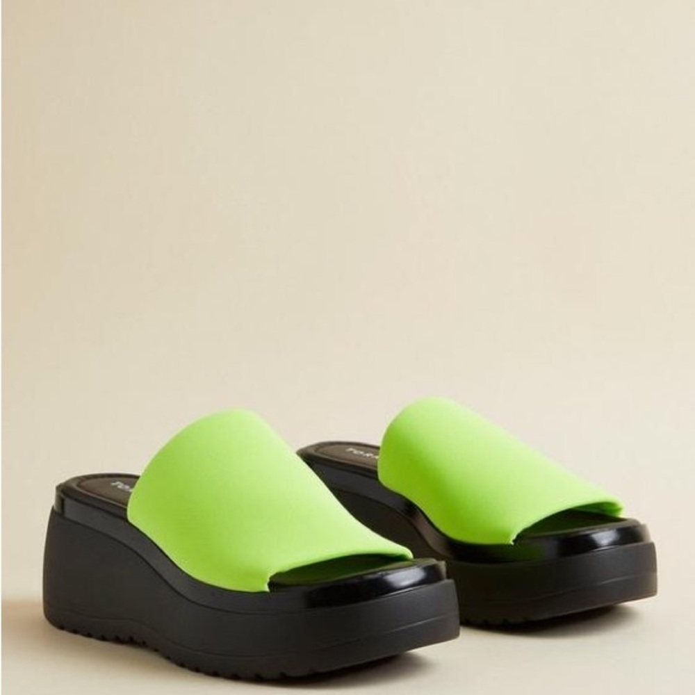 Torrid Chunky Stretch Platform Sandal Size 9 WW